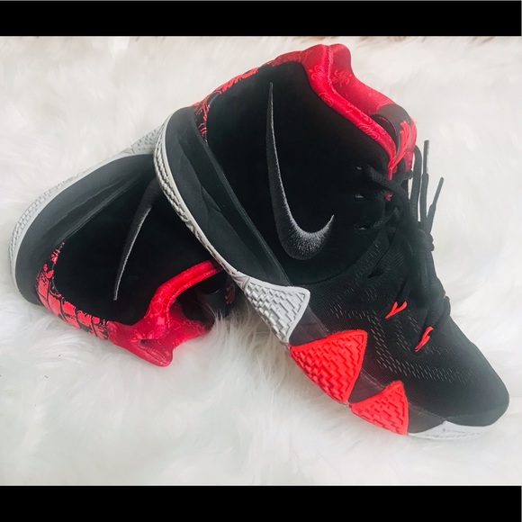 🏀 Kyrie 4 - Picture 2 of 8